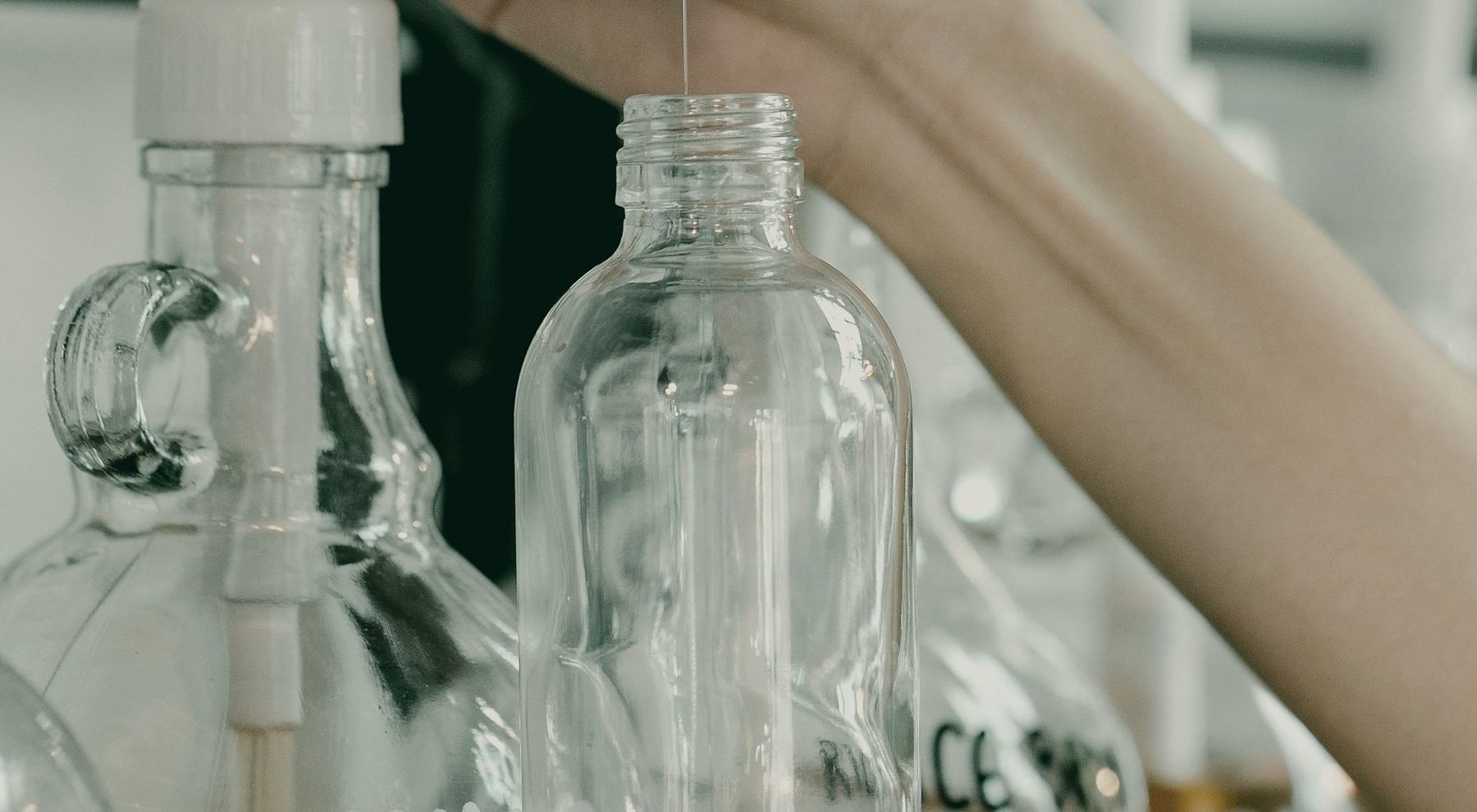 Decanting a fragrance concentrate at the Velmora bench in Istanbul